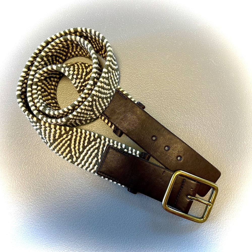 Men Stretch belt with leather and brass-tone buckle and hardware tweed like new
